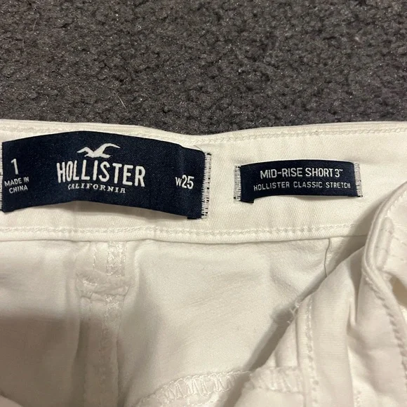 Hollister Mid Rise Shorts - Picture 2 of 4